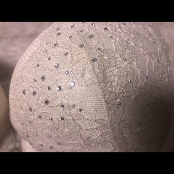 Victoria Secret Very Sexy Push Up Bra - Picture 3 of 4